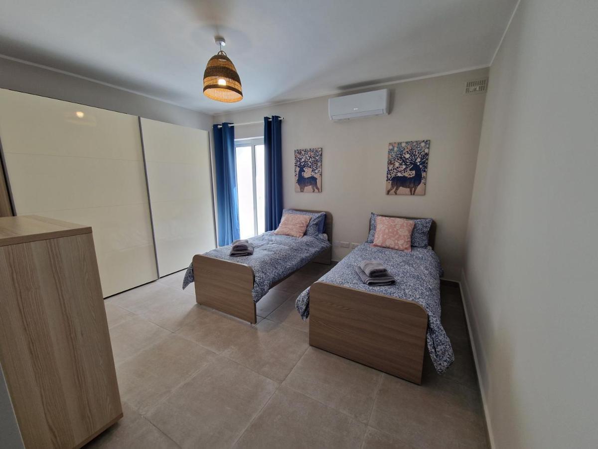 Comfort And Convenience Flat 4 Dad'S Court St. Paul's Bay Exterior photo